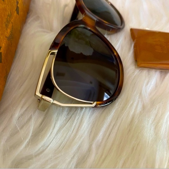 Brand New MCM Unisex 57mm Cat Eye Sunglasses with MCM Cloth and Care Booklet - Picture 5 of 11